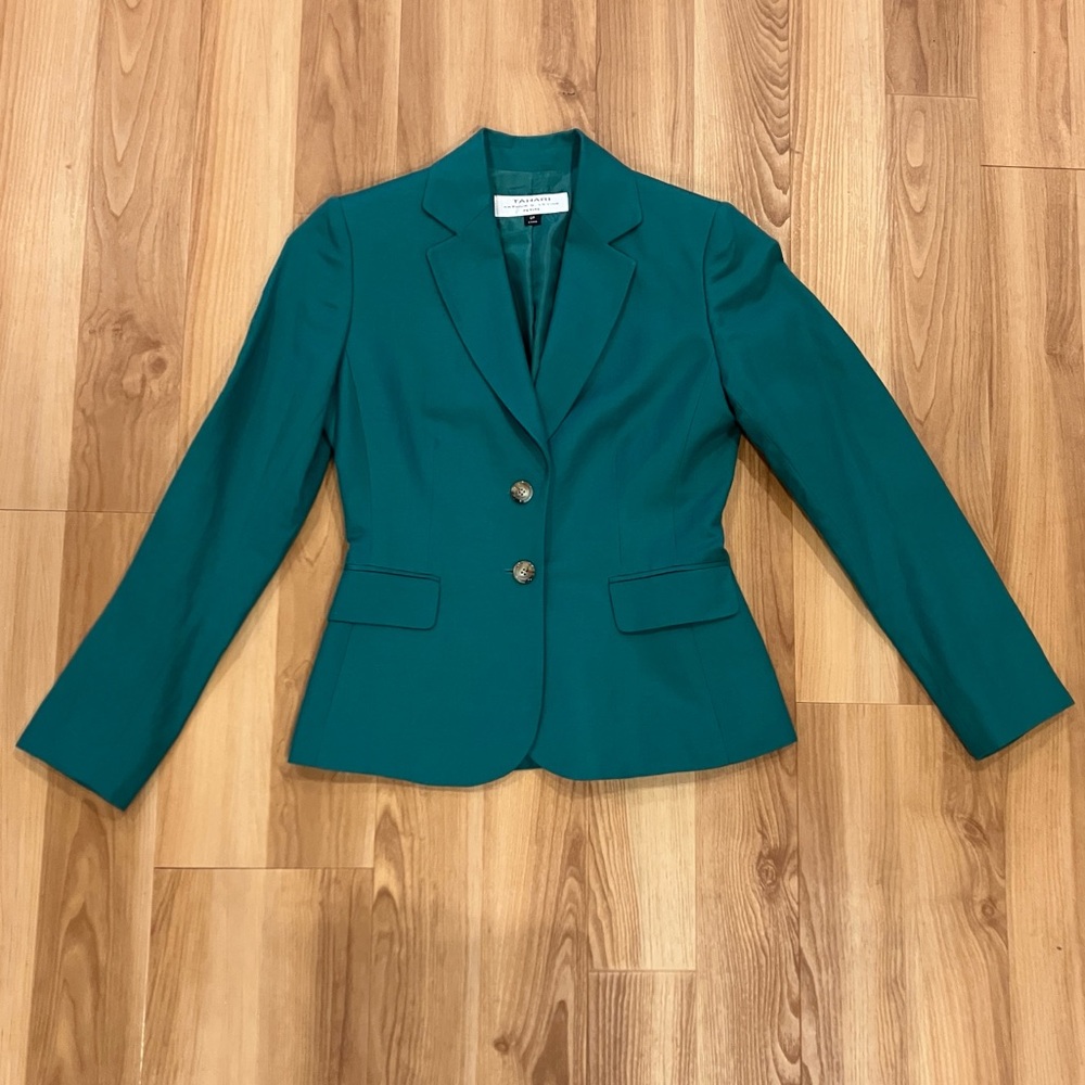 Tahari Women’s Notched Two-Button Blazer